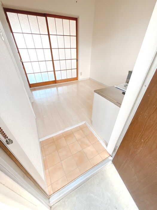 物件内観写真18　(玄関)