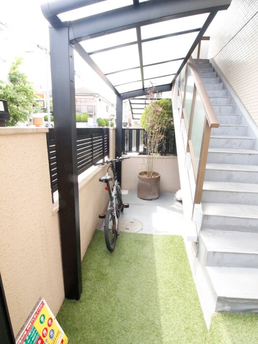 物件外観写真2　(駐輪場)