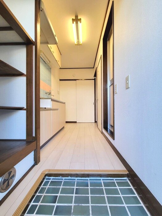 物件内観写真16　(玄関)