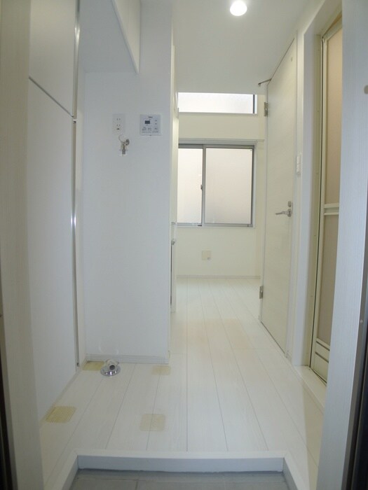 物件内観写真17　(玄関)