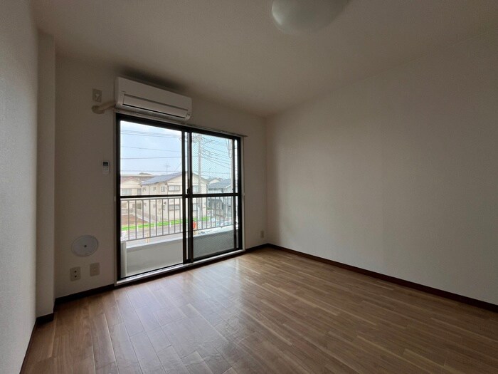 物件内観写真10　(居室)