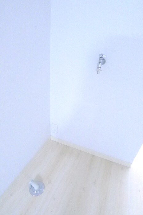 物件内観写真13　(洗濯機置場)