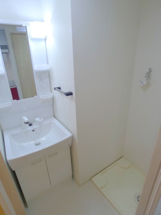 物件内観写真18　(洗濯機置場)