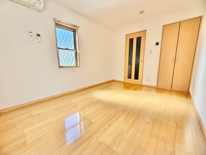 物件内観写真9　(居室)