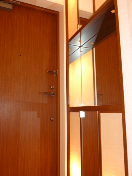 物件内観写真13　(玄関)