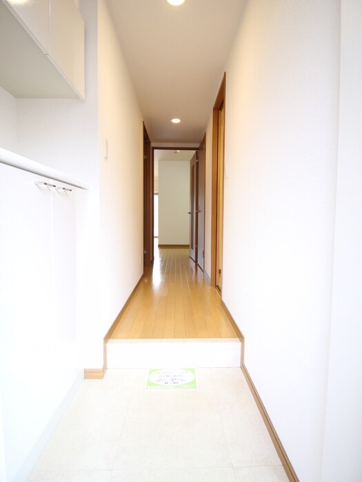 物件内観写真16　(玄関)