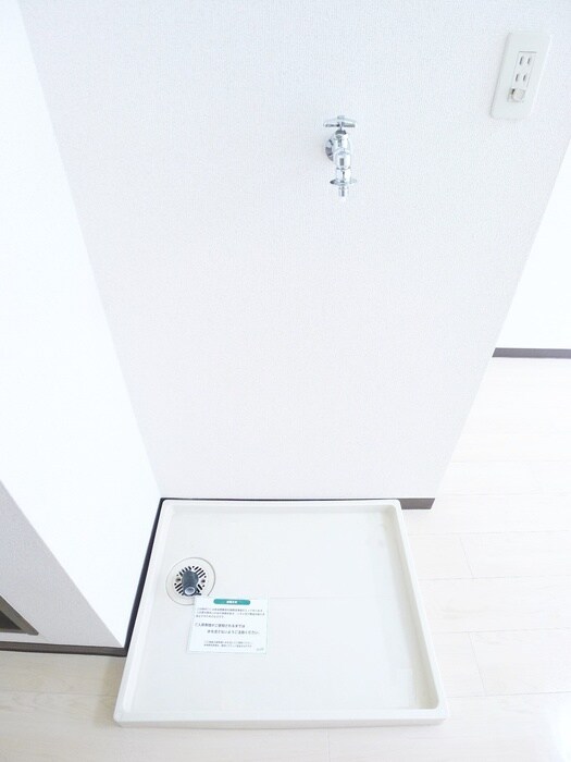 物件内観写真12　(洗濯機置場)