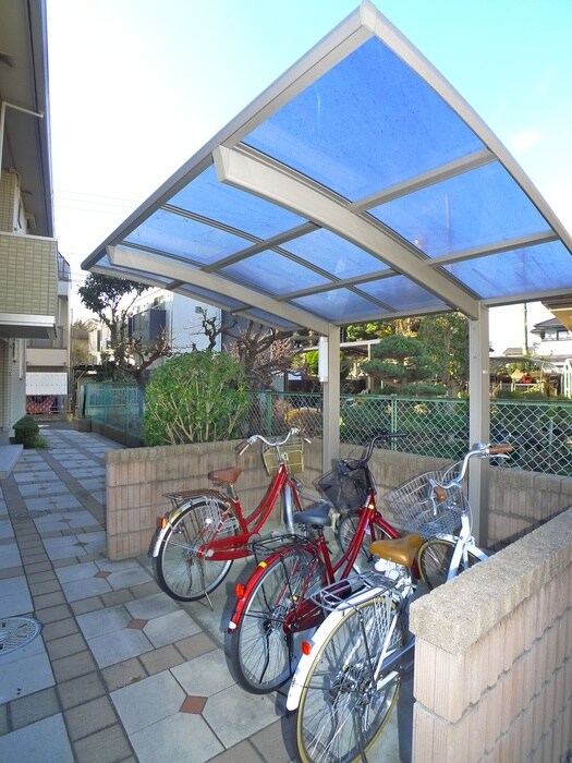 物件外観写真4　(駐輪場)