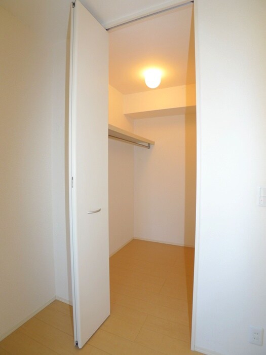 物件内観写真15　(収納)