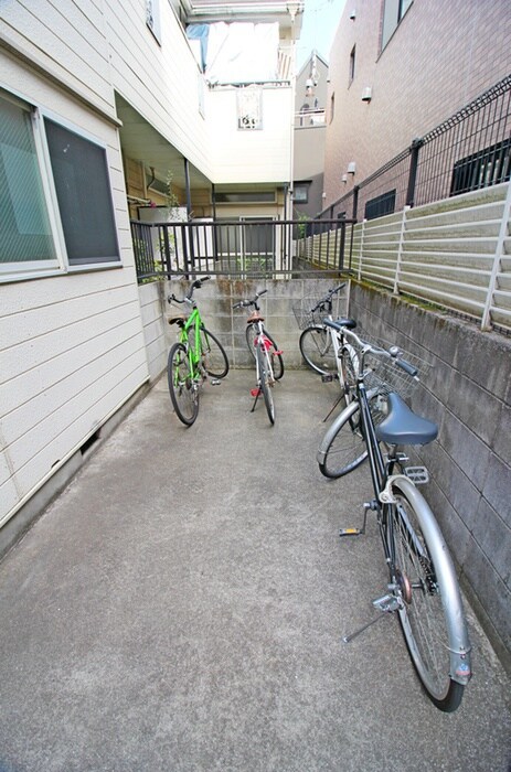 ブラッセル荻窪の駐輪場