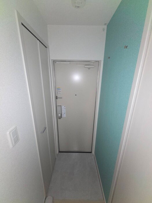 物件内観写真7　(玄関)
