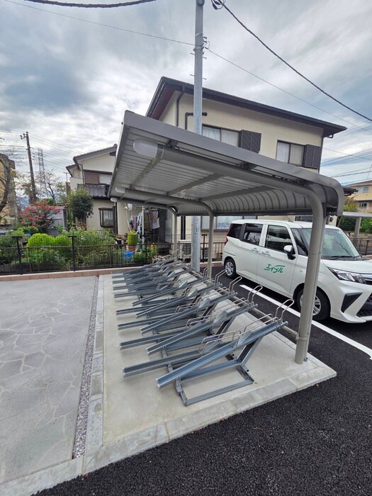 物件外観写真5　(駐輪場)