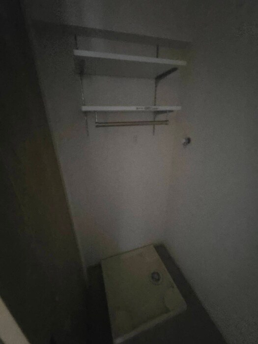 物件内観写真12　(洗濯機置場)