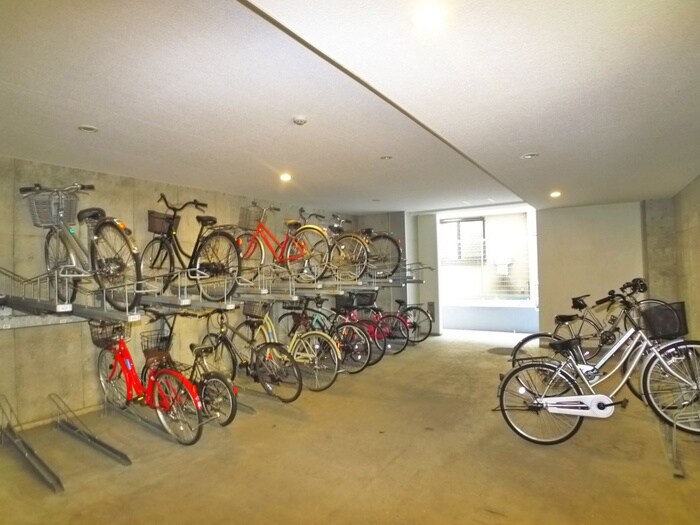 物件外観写真6　(駐輪場)