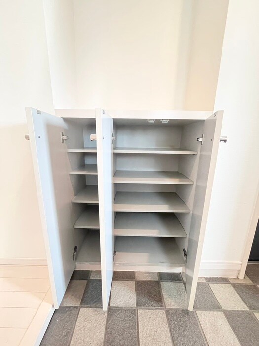 物件内観写真18　(靴箱)