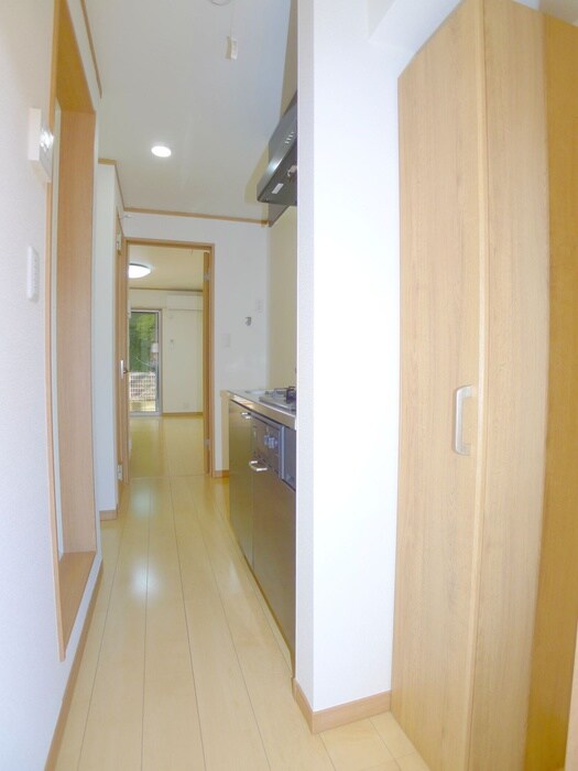 物件内観写真17　(廊下)