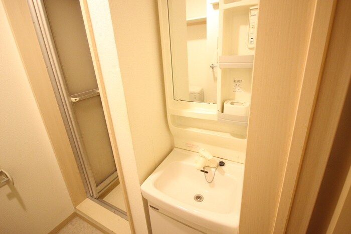 物件内観写真8　(洗面)