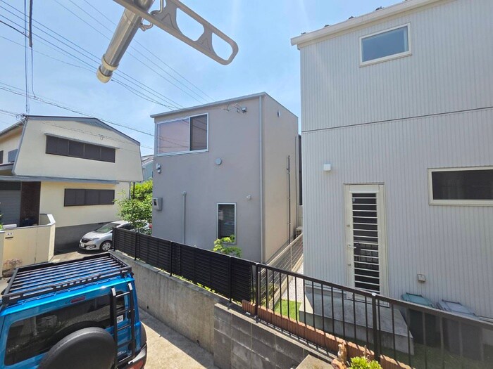 物件内観写真15　(室内からの展望)