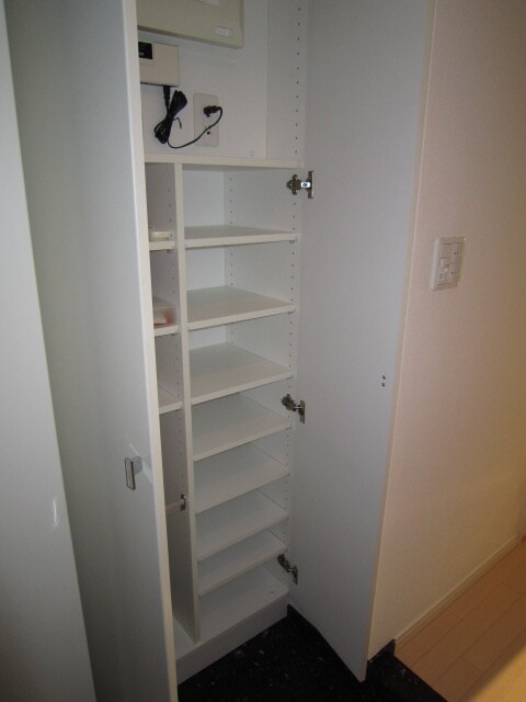 物件内観写真7　(靴箱)