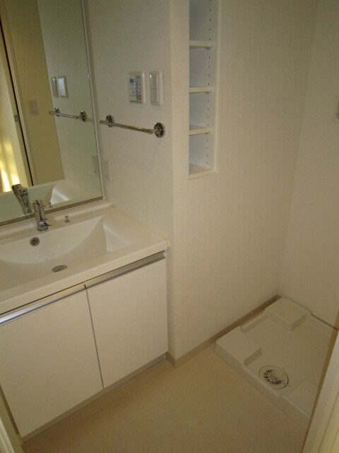 物件内観写真8　(洗面)