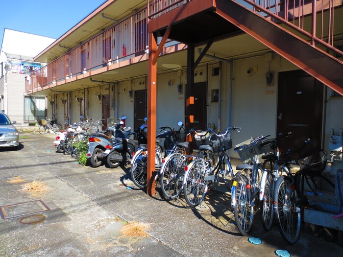 物件外観写真4　(エントランス部分)