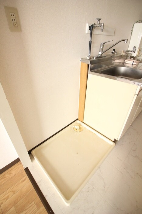 物件内観写真13　(洗濯機置場)