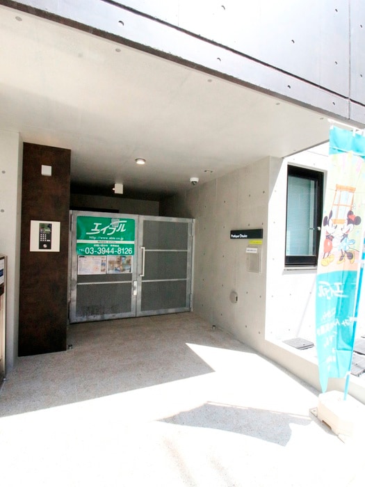 物件外観写真3　(エントランス部分)