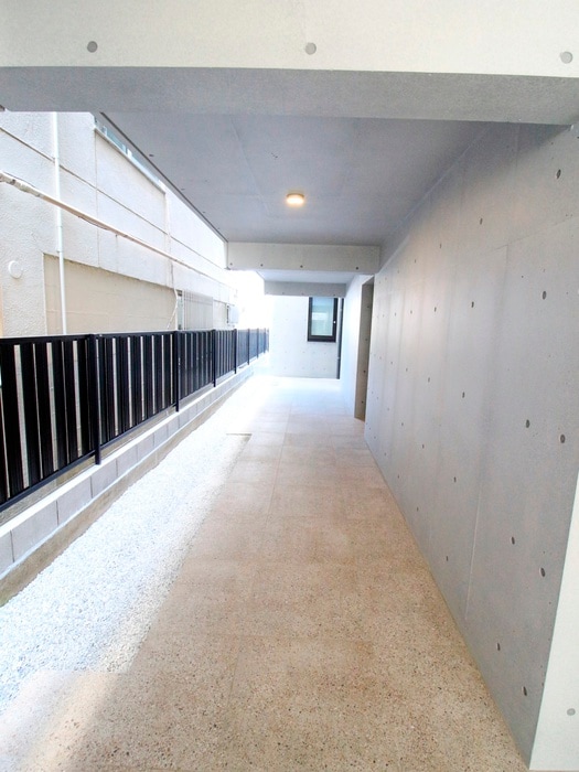 物件外観写真6　(エントランス部分)