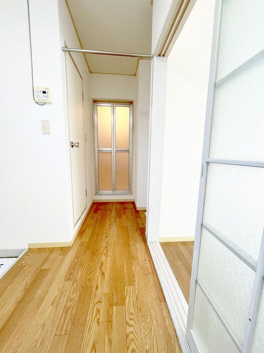 物件内観写真16　(廊下)