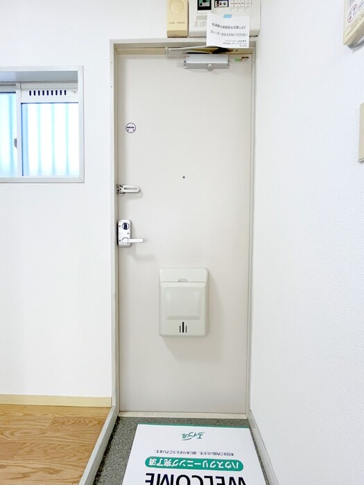 物件内観写真17　(玄関)