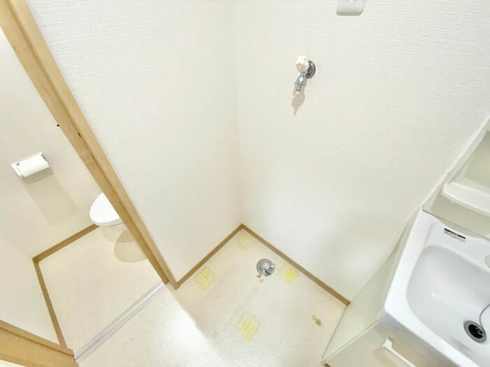 物件内観写真12　(洗濯機置場)