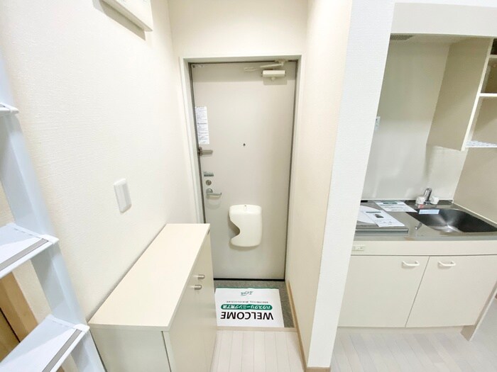 物件内観写真16　(玄関)