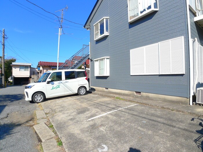 物件外観写真4　(駐車場)