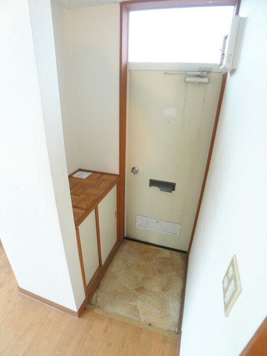 物件内観写真16　(玄関)