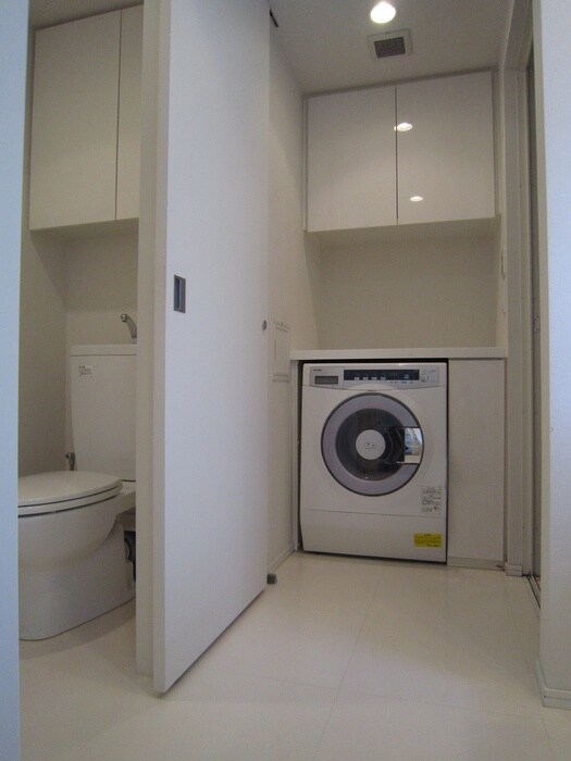 物件内観写真12　(洗濯機置場)