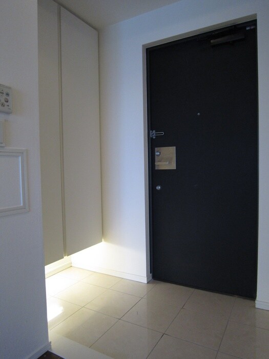 物件内観写真16　(玄関)