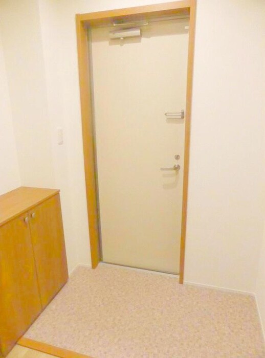 物件内観写真7　(玄関)