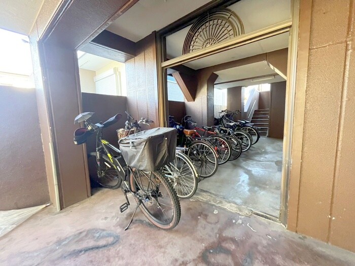 物件外観写真5　(駐輪場)