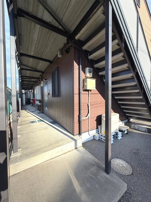 物件外観写真3　(エントランス部分)