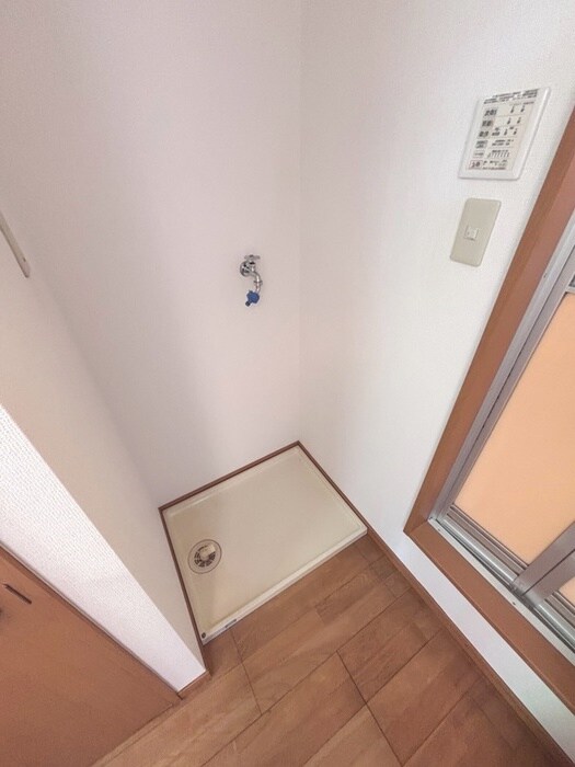 物件内観写真13　(洗濯機置場)