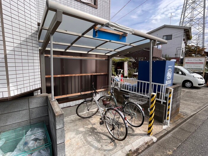 物件外観写真5　(駐車場)