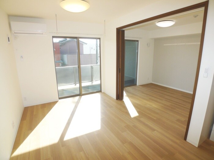 物件内観写真7　(居室)