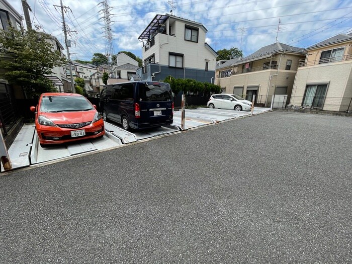スタ－ハイム朝霞の駐車場