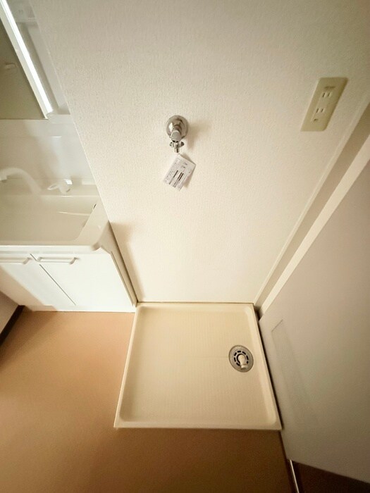 物件内観写真14　(洗濯機置場)