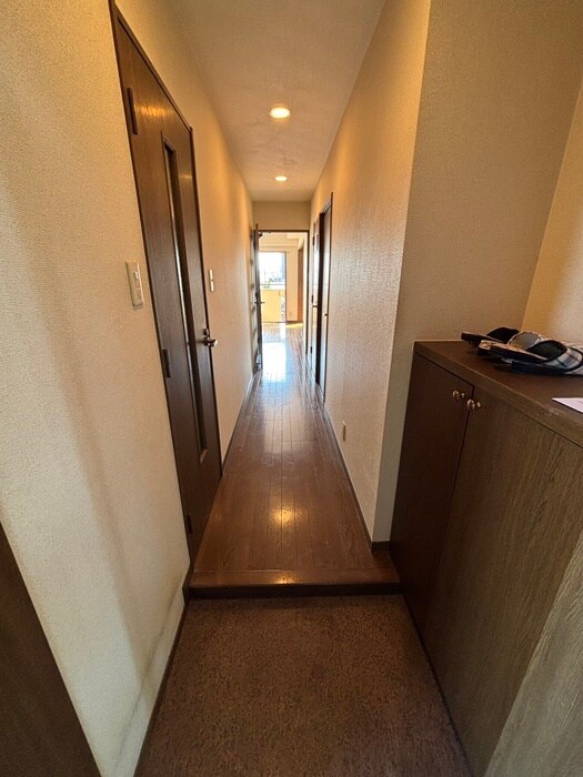 物件内観写真16　(玄関)