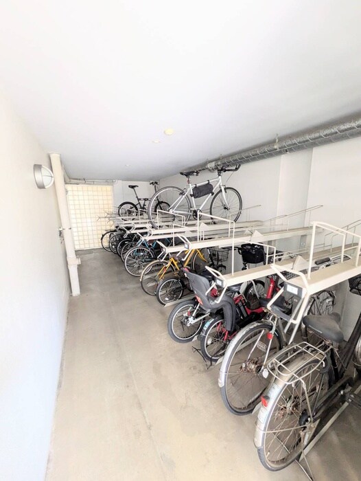物件外観写真6　(駐輪場)