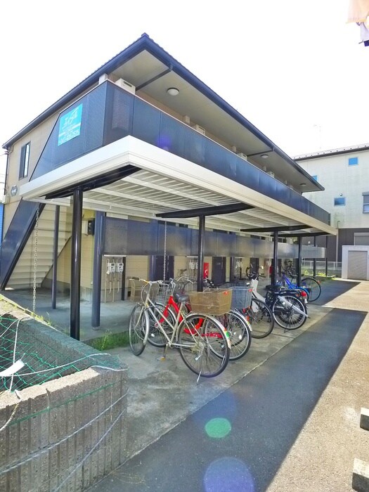 物件外観写真2　(駐輪場)