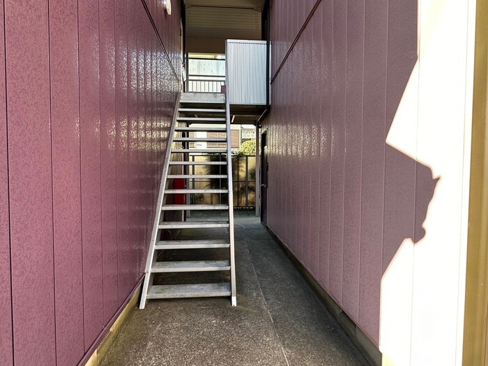 物件外観写真5　(エントランス部分)