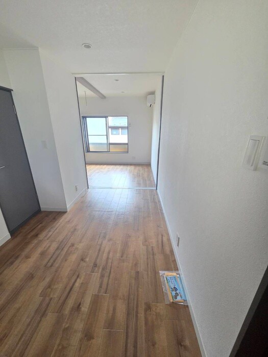 物件内観写真16　(廊下)