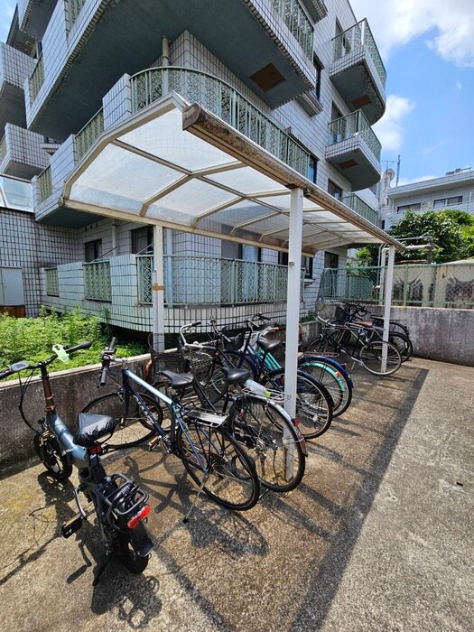 物件外観写真5　(駐輪場)